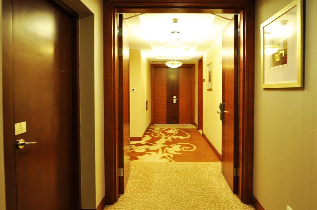 Howard Johnson Caida Plaza เซี่ยงไฮ้ ภายนอก รูปภาพ