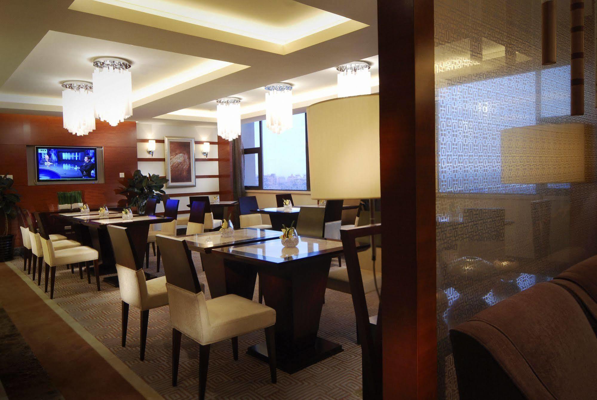 Howard Johnson Caida Plaza เซี่ยงไฮ้ ภายนอก รูปภาพ