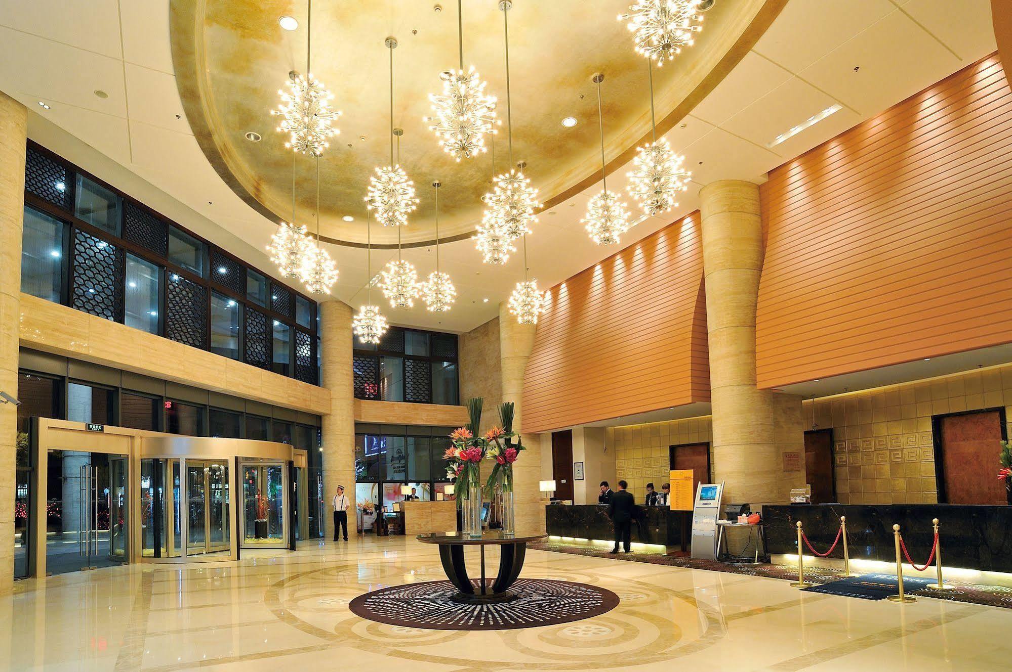 Howard Johnson Caida Plaza เซี่ยงไฮ้ ภายนอก รูปภาพ