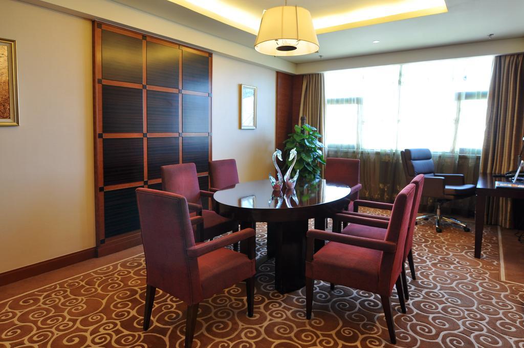 Howard Johnson Caida Plaza เซี่ยงไฮ้ ภายนอก รูปภาพ